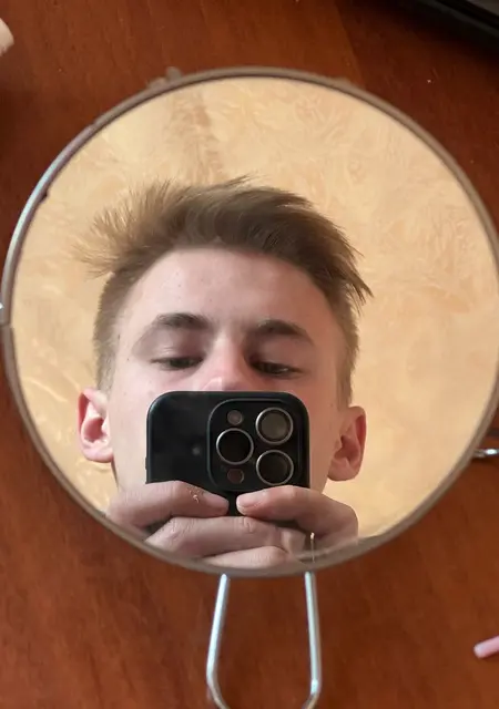 Максим з Луганська, шукаю на сайті спілкування