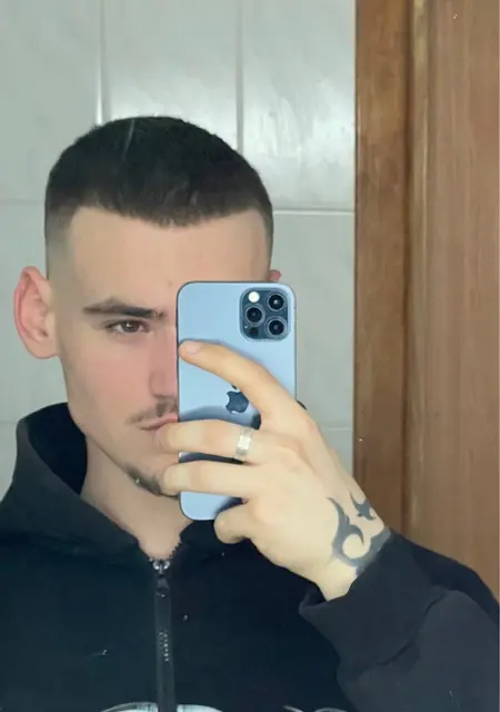 Ваня з Хмельницького, шукаю на сайті приємне проведення часу