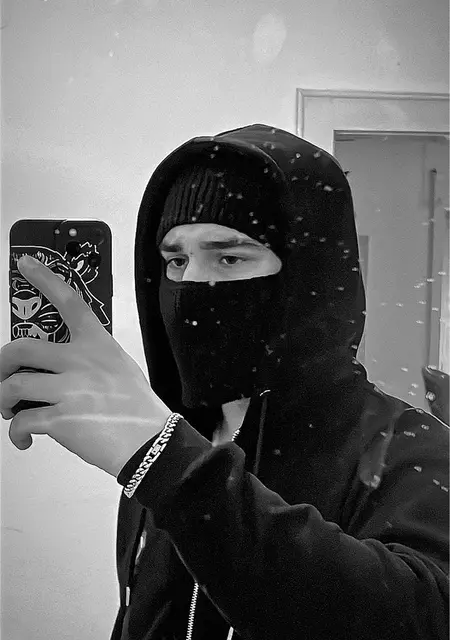 Нагид из Берлина, мне 19, познакомлюсь без обязательств