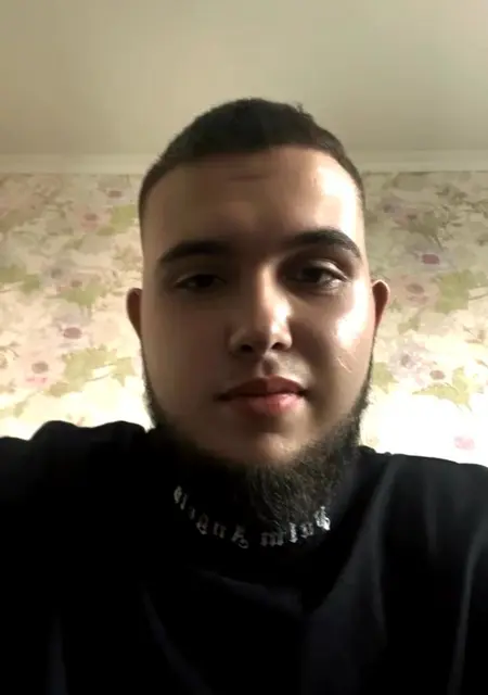 Анатолій з Мелітополя, мені 20 років, познайомлюсь для вірт