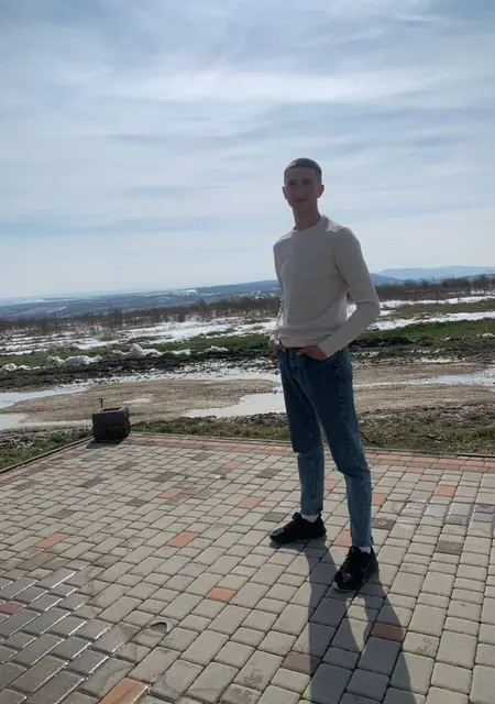 Вася из Черновцов, ищу на сайте знакомства на одну ночь