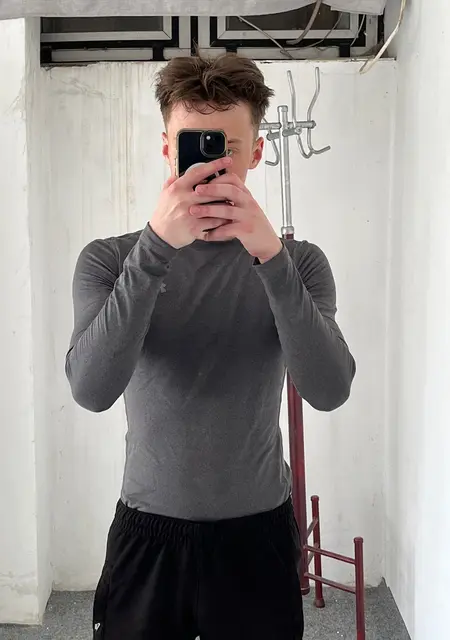 Я Maksim, 19, знакомлюсь для открытые отношения в Черновцах