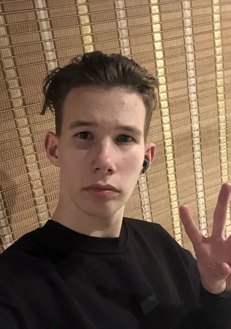 Я Arkadii, 21 років з Ужгорода, шукаю знайомство для постійних стосунків