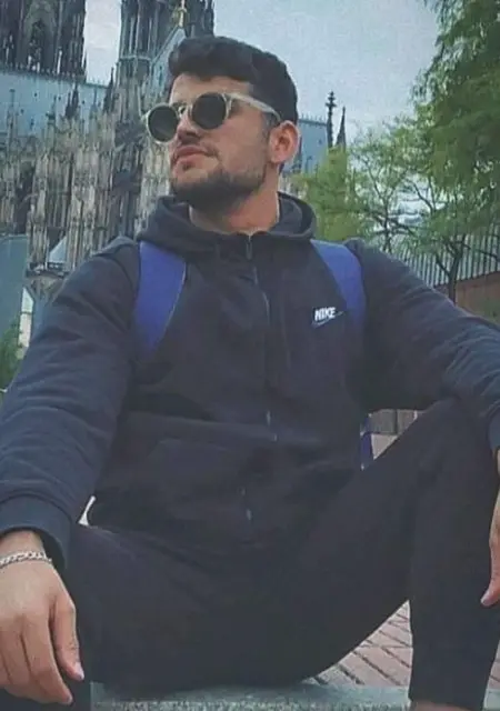 I'm Abbas, 25 from Birmingham, seeking connections for no strings attached