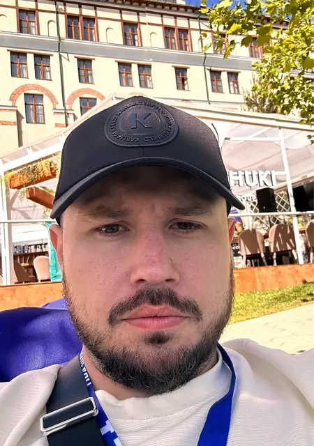 Я Антон, 30 років з Луганська, шукаю знайомство для спілкування