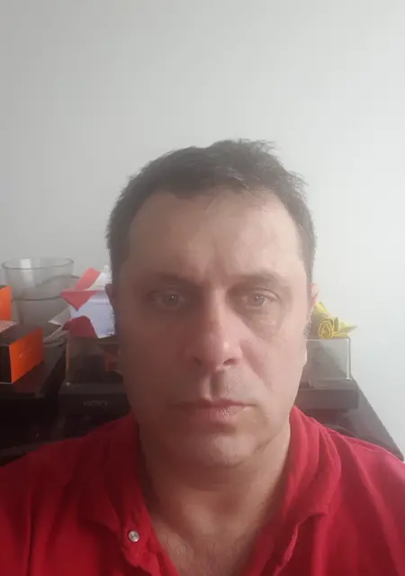 Я Mikael, 46, знакомлюсь для постоянных отношений в Нанте