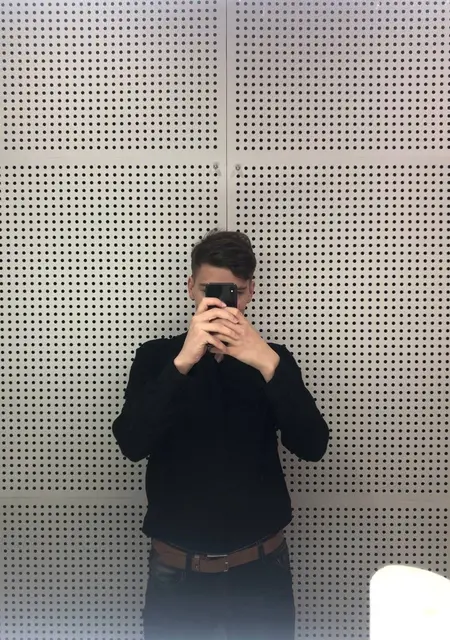 Віталік из Полонного, мне 22, познакомлюсь для приятного времяпровождения