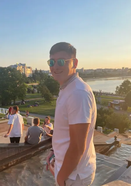 Я Igor, 31 років, знайомлюсь на одну ніч у Львові