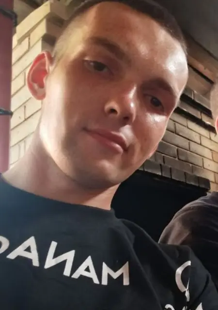 Миша з Макіївки, шукаю на сайті вірт