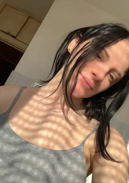 Яна з Чернігів, шукаю на сайті приємне проведення часу