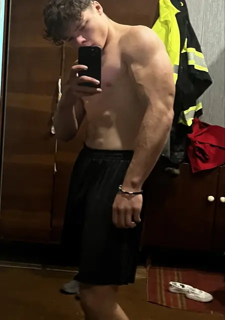 Samurai з Полтави, мені 18 років, познайомлюсь для вірт