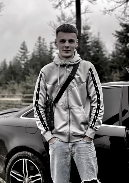 Soy Styopa, 21 años, conociéndome para relación sin ataduras en Palma de Mallorca