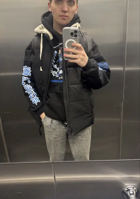 Я Артём, 19, из Вены, ищу знакомства без обязательств