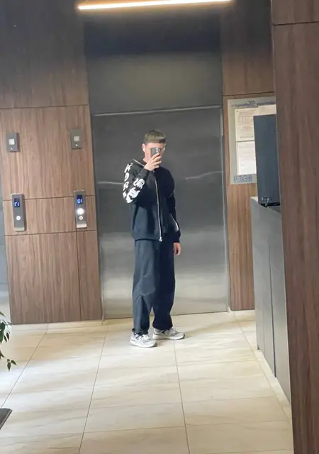 Я Паша, 19 років, знайомлюсь для спілкування у Рівному