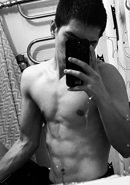 Я Хамзат, 18, знакомлюсь на одну ночь в Франкфурте-на-майне