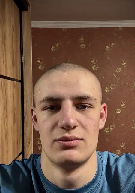 Я Саша, 18 років, знайомлюсь для приємного проведення часу у Кам’янці-Подільському