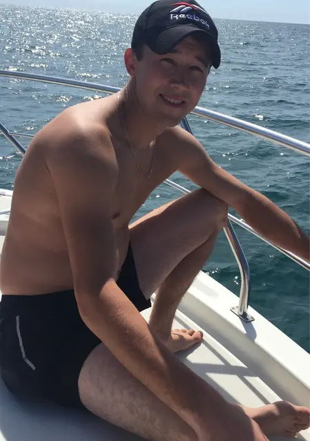 Дима из Франкфурта-на-майне, мне 35, познакомлюсь без обязательств