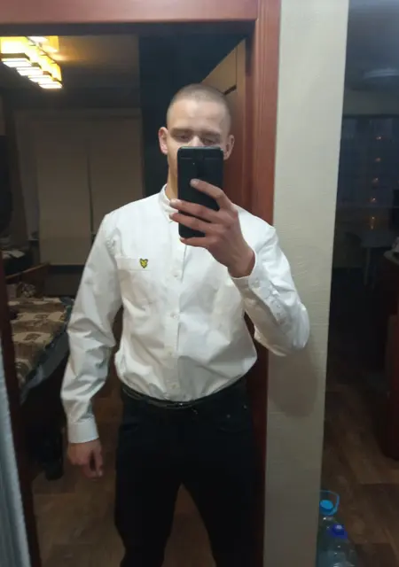 Misha з Макіївки, шукаю на сайті знайомства без зобов'язань