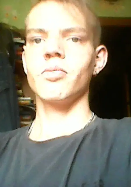 Я Євген, 19 років, знайомлюсь для дружби у Запоріжжі