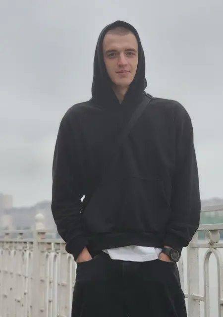 Я German, 18, знакомлюсь на одну ночь в Луганске