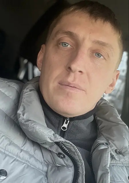 Я Олег, 36, знакомлюсь для дружбы в Шахтерске