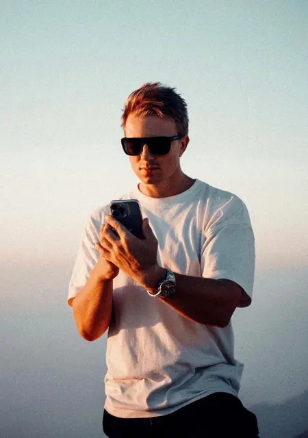 Vlad з Мелітополя, шукаю на сайті спілкування