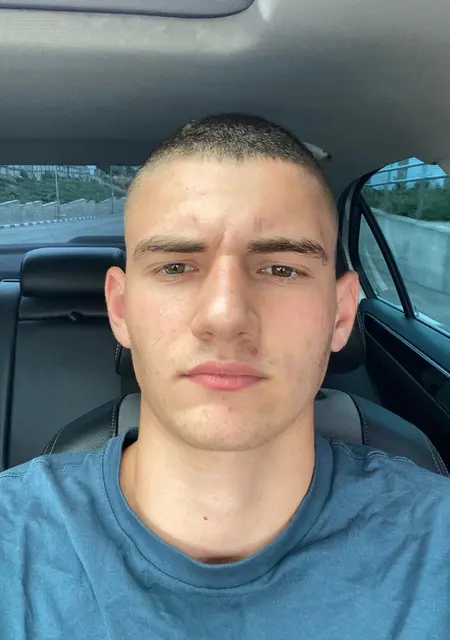 Нікіта из Кропивницкого, мне 20, познакомлюсь на одну ночь