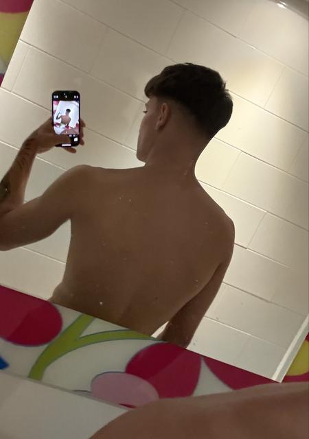 Я Marco, 19, знакомлюсь на одну ночь в Самора