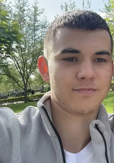 Влад з Кривого Рогу, мені 19 років, познайомлюсь на одну ніч