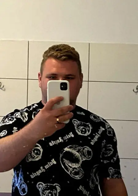 Ярослав з Бердянська, мені 19 років, познайомлюсь на одну ніч