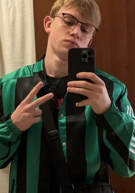 Я Cloudy, 20 років з Запоріжжя, шукаю знайомства на одну ніч