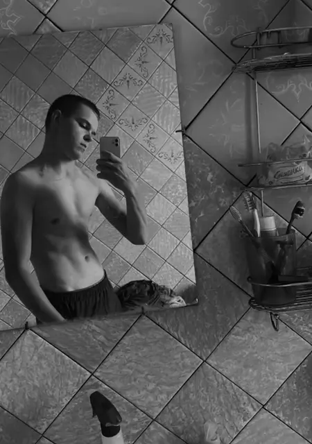 Vasel з Кам'янського, мені 20 років, познайомлюсь на одну ніч