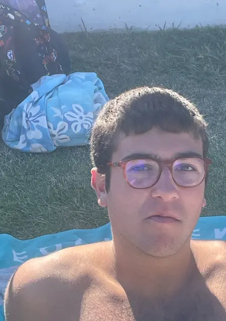 Martim из Гуарда, мне 20, познакомлюсь для общения