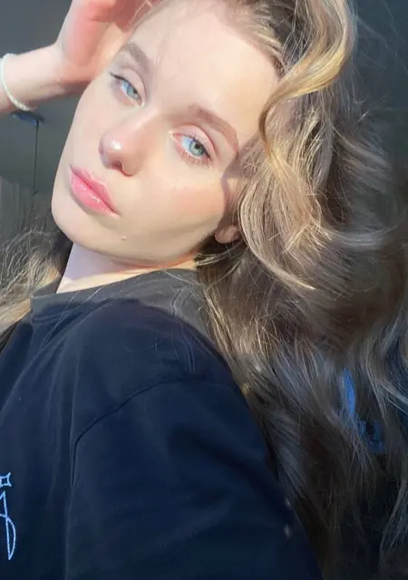 Я Светлана, 18, из Амстердама, ищу знакомства без обязательств