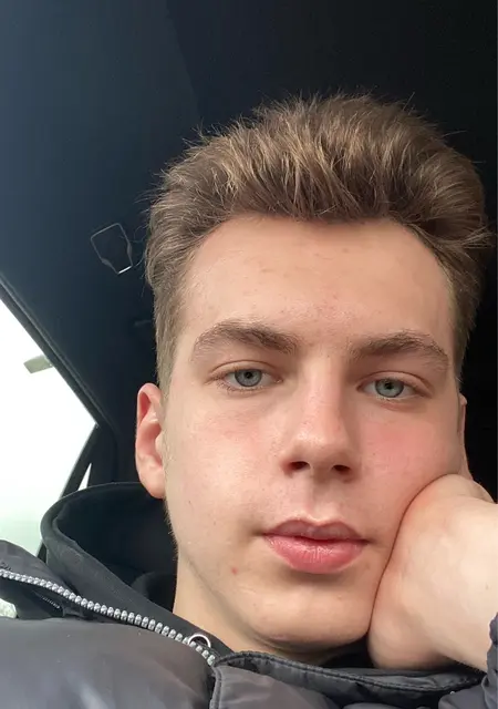 Я Сергей, 19, из Алчевска, ищу знакомство для вирта