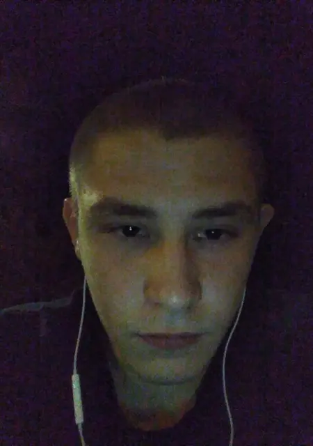 Я Артем, 26, знакомлюсь на одну ночь в Херсоне