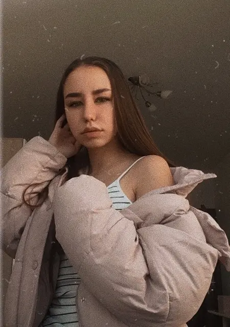 Елизавета из Кривого Рога, мне 24, познакомлюсь для приятного времяпровождения