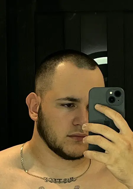 Александр з Запоріжжя, мені 21 років, познайомлюсь для вірт