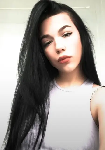 Таня з Одеси, мені 18 років, познайомлюсь для спілкування