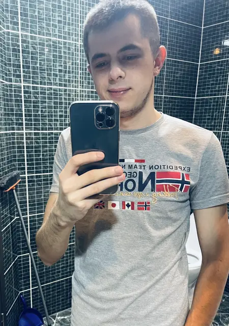 Я Женя, 27 років з Рівного, шукаю знайомства на одну ніч