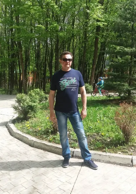 Oleg из Черновцов, мне 61, познакомлюсь без обязательств
