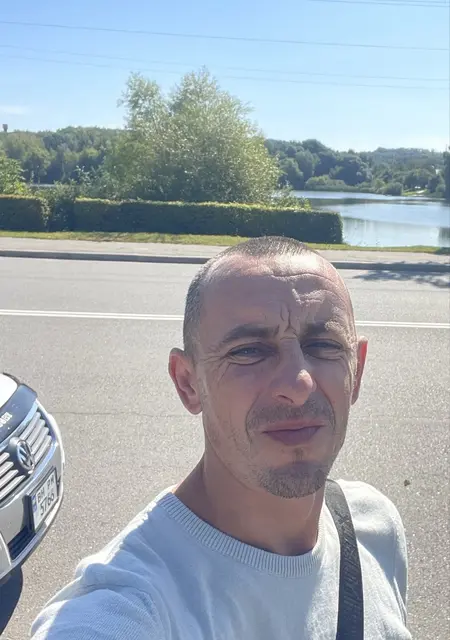 Олег из Одессы, ищу на сайте дружбу