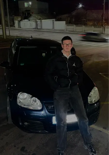 Я Анрдій, 21 років з Мелітополя, шукаю знайомство для вірт