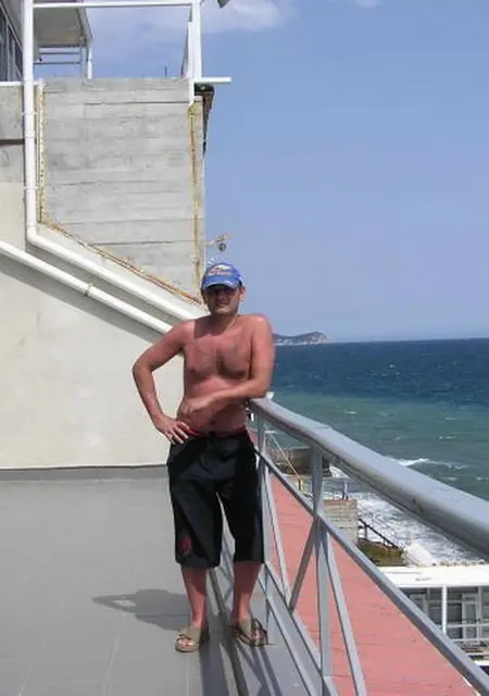 Я Александр, 58, из Винницы, ищу знакомство для постоянных отношений