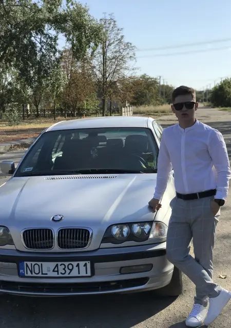 Я Дима, 27 років з Херсона, шукаю знайомства без зобов'язань