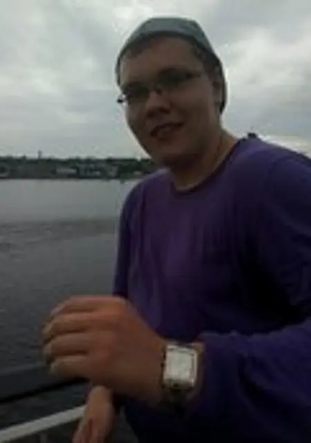 Александр из Риги, мне 31, познакомлюсь без обязательств