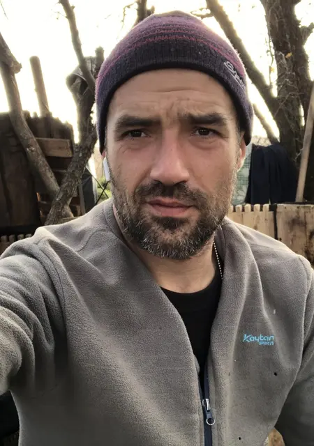 Я Олег, 38, из Херсона, ищу знакомство для приятного времяпровождения