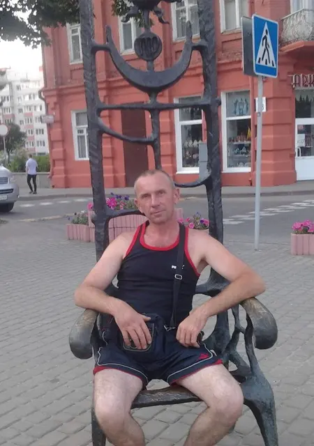 Я Vitalik, 54, знакомлюсь на одну ночь в Быхове