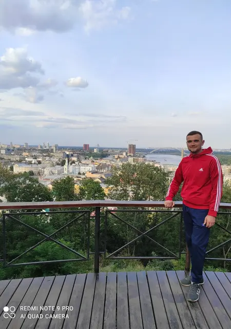 Я Андрей, 25, из Новгородки, ищу знакомства без обязательств