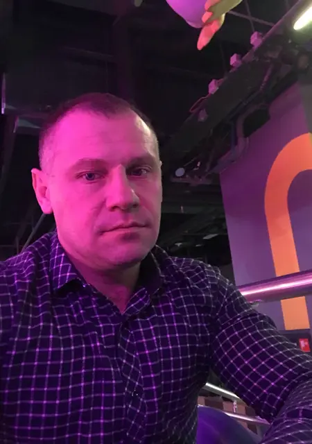 Я Руслан, 42, из Стаханова, ищу знакомства без обязательств